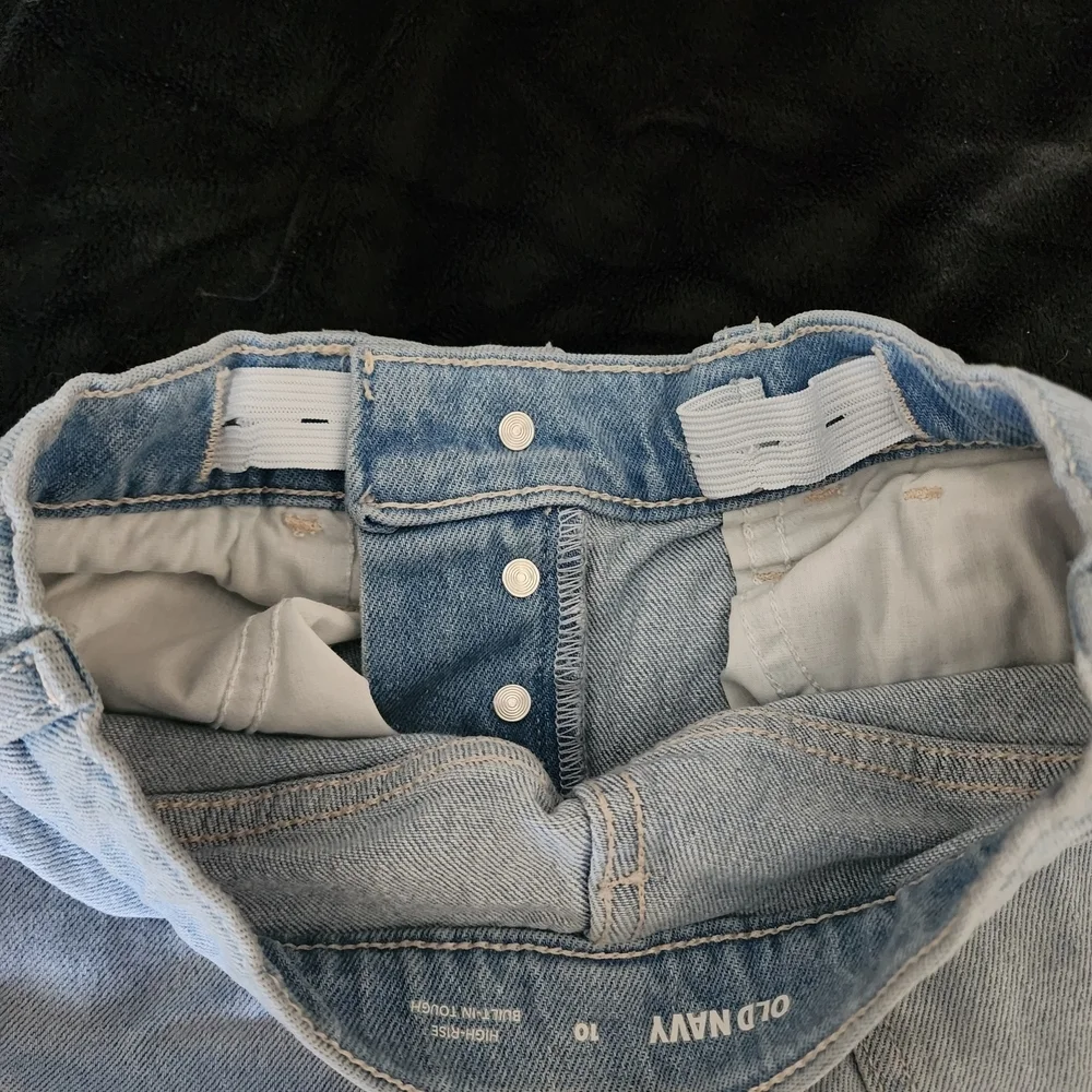 Y2K Distressed Light Wash Denim Shorts | Old Navy | 10 (Girl)